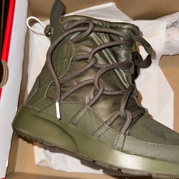 Nike Tanjun High Rise Phantom Sneaker Boots size 5 - Picture 6 of 6